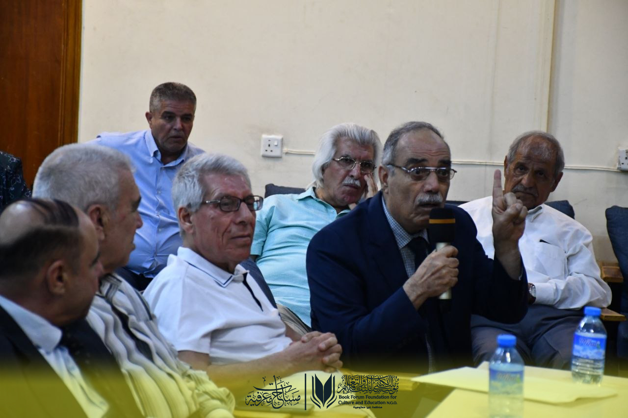 في رحاب الدهشة: حيث يصافح العلم كفَّ الفن