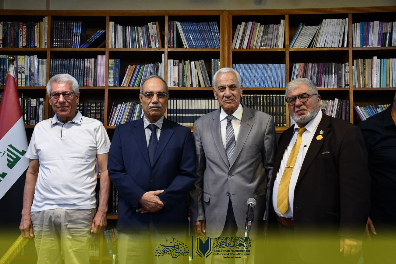 في رحاب الدهشة: حيث يصافح العلم كفَّ الفن